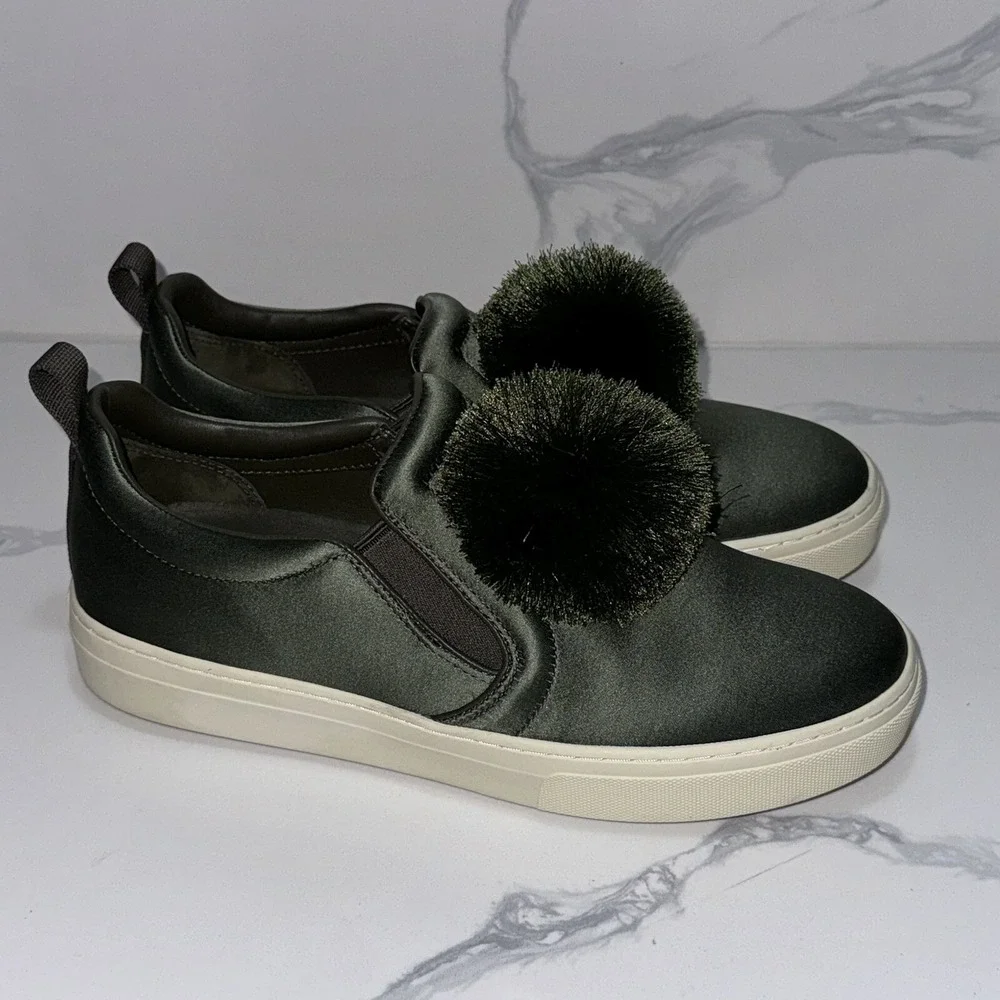 Womens Tory Burch Pom Pom Sneaker Daphne 318 Satin Lux Size 9